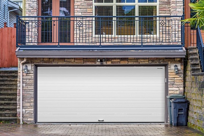 Секционные гаражные ворота Doorhan RSD01 BIW (3100х2200)